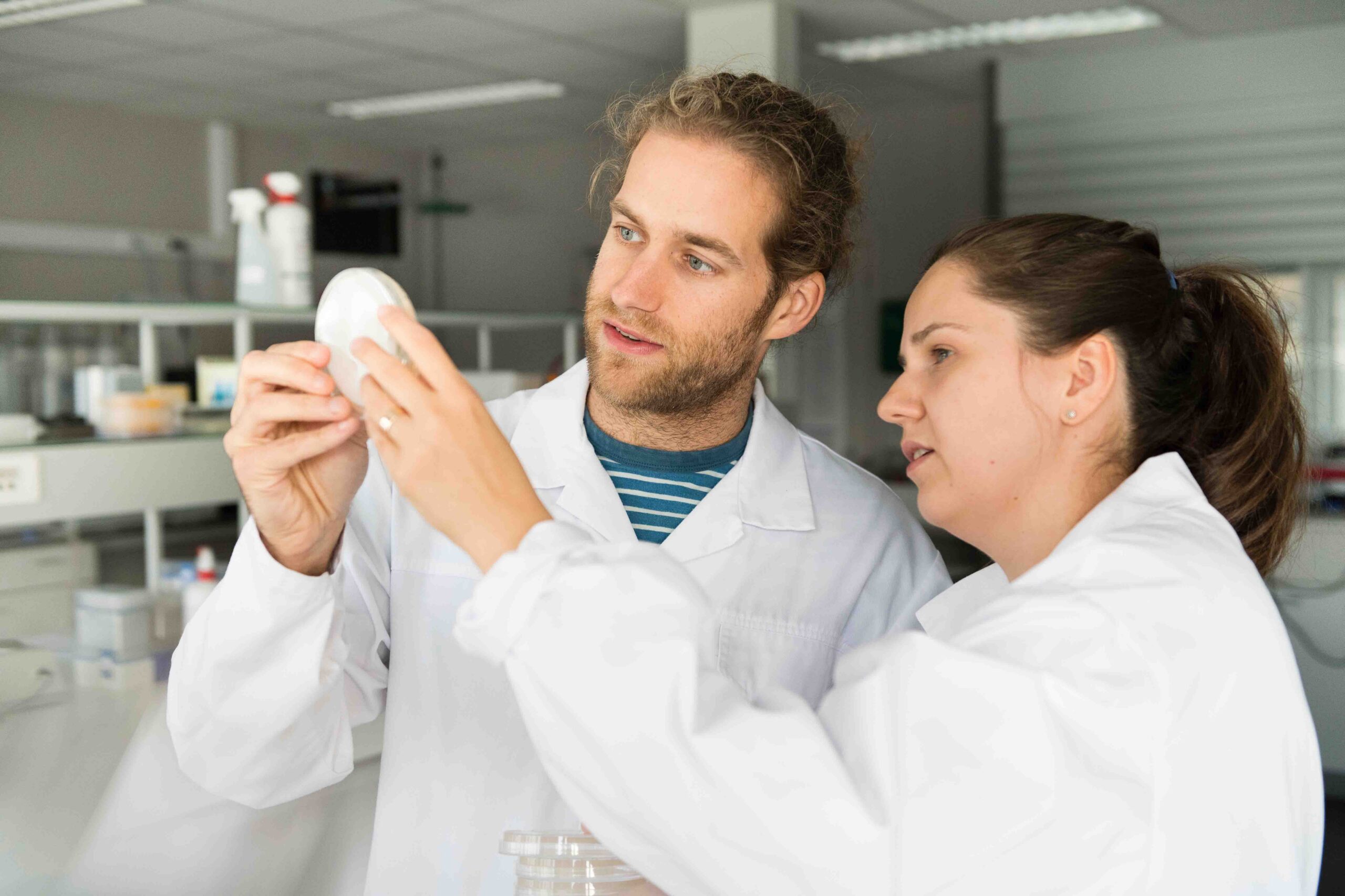 HMOs and the microbiome - How they selectively feed beneficial bacteria_Inbiose